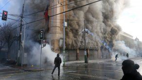 Chile: Un muerto en incidentes durante discurso de Bachelet