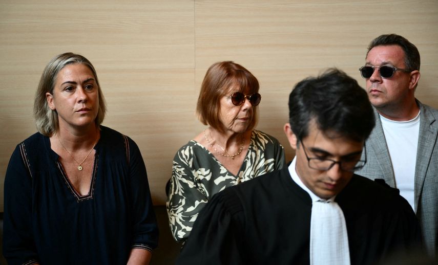 Hombre irá a juicio tras ser acusado de drogar a su esposa para que la violaran desconocidos.