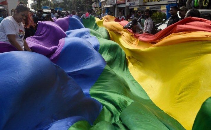 Histórica despenalización de la homosexualidad en India entre lágrimas de emoción