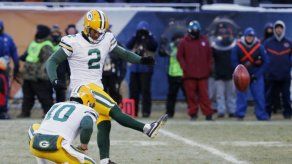 Packers ganan 30-27 a Bears con gol de campo de Crosby