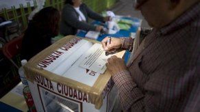 Mexicanos dicen no a reforma energética en consulta