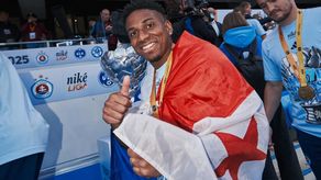 El lateral panameño Cesar Blackman