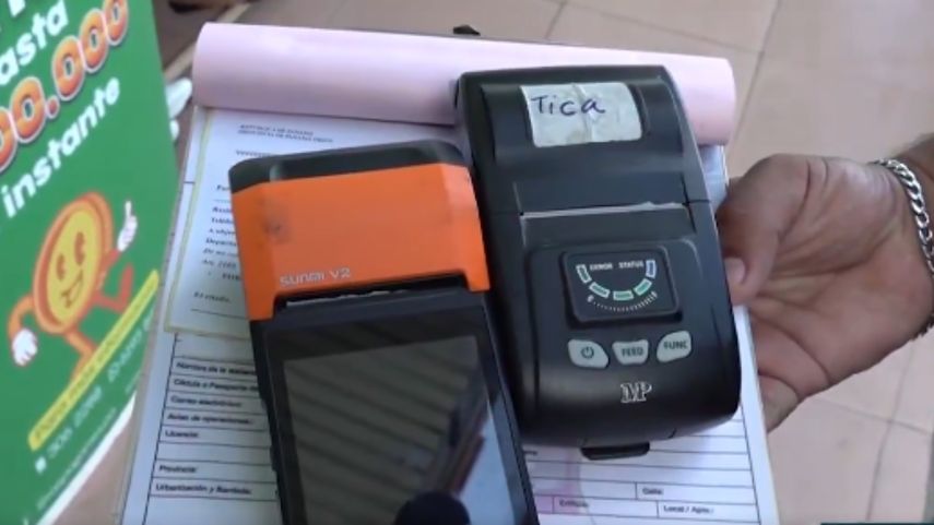 Autoridades decomisan máquinas de vendedores de billetes clandestinos en La Chorrera