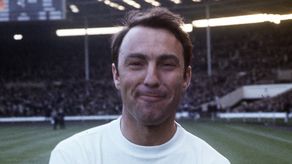 Greaves era el referente goleador de Inglaterra con miras al torneo de 1966 como anfitrión, pero se lesionó en el debut ante Francia y tuvo que ser reemplazado por Geoff Hurst.
