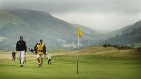 González en la delantera en torneo Johnnie Walker