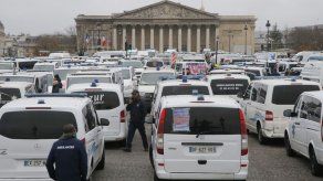 Paramédicos y estudiantes se suman a protestas en Francia