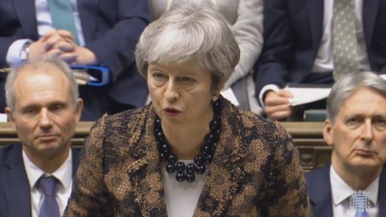 Theresa May volverá a negociar con Bruselas sobre la frontera irlandesa
