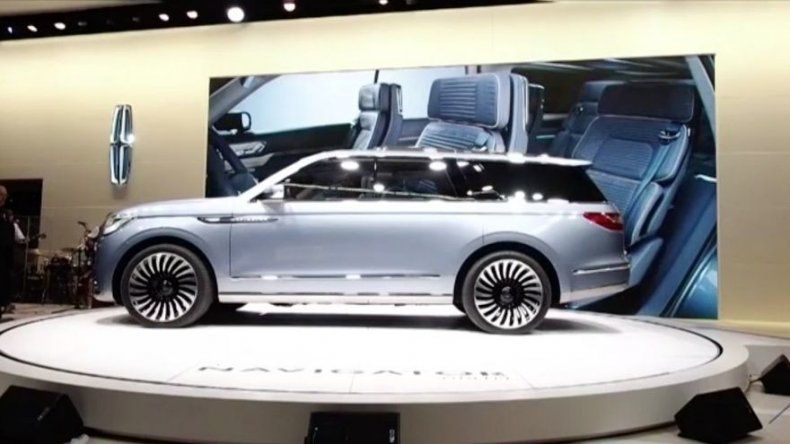 Todocaminos y lujo dominan la apertura del Salón del Automóvil de Nueva York