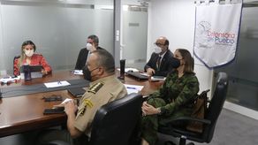 Reunión en Defensoría del Pueblo para abordar el problema de los migrantes en Darién.
