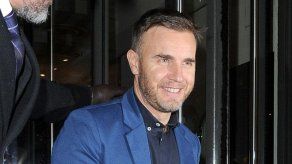 Gary Barlow sorprende a una fan actuando en su boda