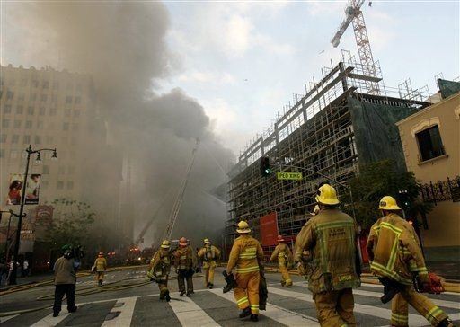 Espectacular incendio en club nocturno de Hollywood