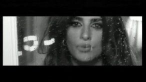 Miguel Bosé estrena el vídeo de Decirnos Adiós junto a Penélope Cruz