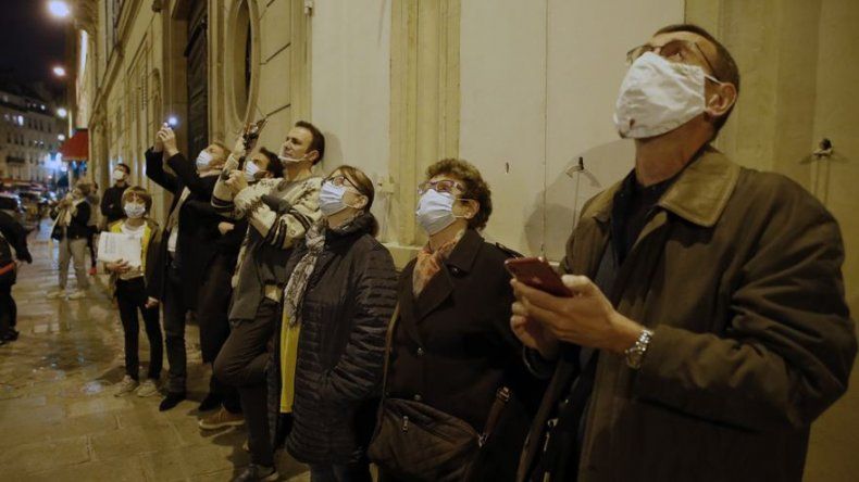 Francia reporta 551 muertes por COVID en últimas 24 horas