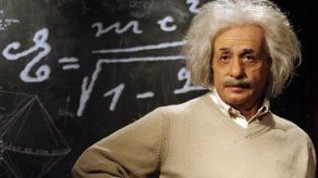 Célebre fórmula E=mc2 de Albert Einstein