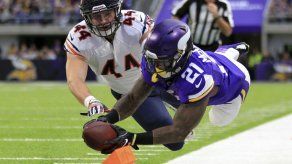 Bradford y Vikings cierran campaña con paliza sobre Bears