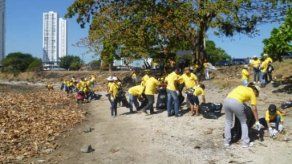 Realizan limpieza de playa en Panamá Viejo