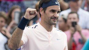 Federer supera a David Ferrer en 3 sets