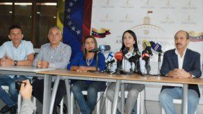 Parlamento dice militar opositor a Maduro fue torturado y asesinado en cárcel