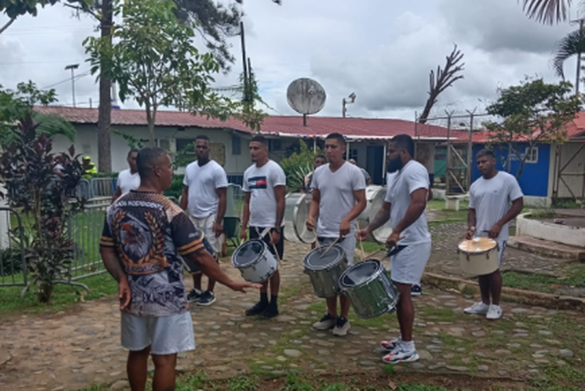 En La Joyita realizan desfile patriótico en honor al 3 de noviembre