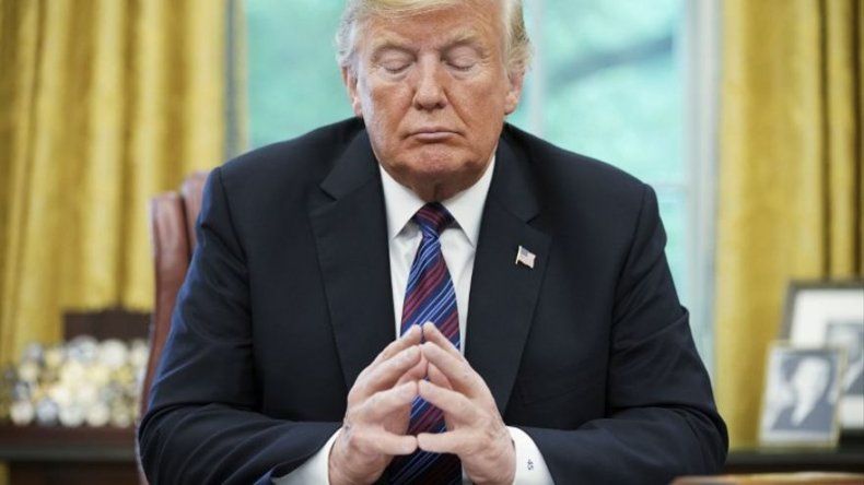 Trump autoriza publicación de la transcripción de su llamada con el presidente ucraniano