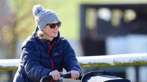Zara Phillips se siente afortunada por ser normal