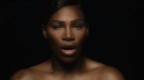 Un video de Serena Williams en toples para campaña contra el cáncer causa furor