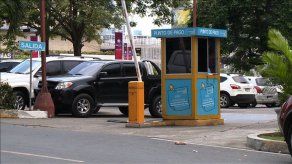 Cobro de estacionamientos cubre uso de espacio