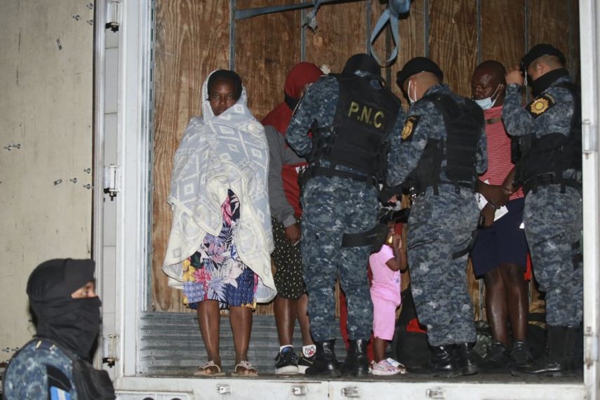 &nbsp;El grupo de haitianos estaba conformado por 20 hombres y 20 mujeres adultos y 14 menores de edad.