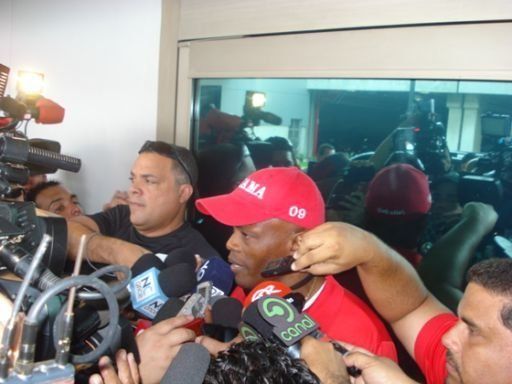 Llegada caótica de la sele de Panamá a territorio tico