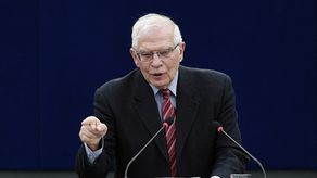 Josep Borrell dijo que permanecía en contacto con las diferentes partes y con Estados Unidos para superar la situación actual y llegar a un acuerdo.