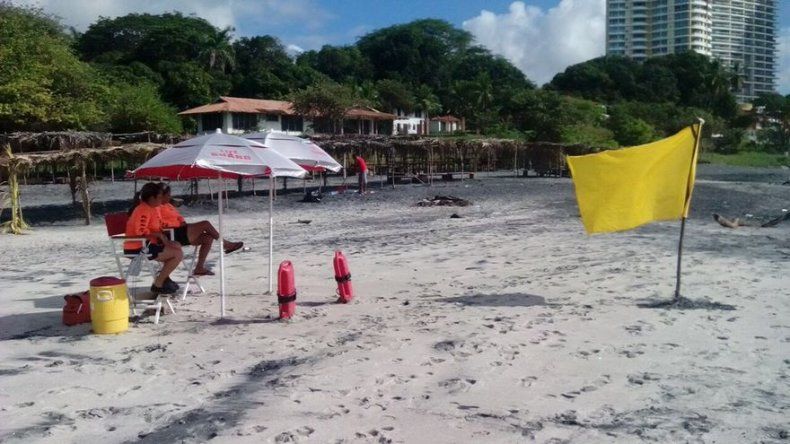 Colocan bandera amarilla en playas de Chiriquí y Panamá Oeste por oleajes