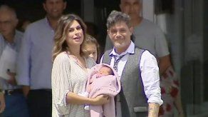 Primer posado oficial de Alejandro Sanz y Raquel Perera junto a su bebé Alma