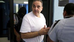 Expresidente salvadoreño Saca es condenado a dos años de cárcel por cohecho
