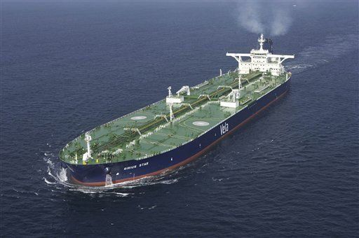 Piratas secuestran gigantesco petrolero saudí