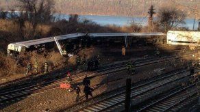 Tren de pasajeros se descarrila en Nueva York