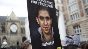 Bloguero saudí perseguido gana premio de derechos de UE