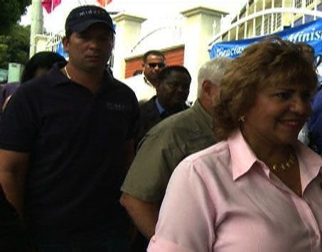 Video: Ferrufino reprende a escolta presidencial