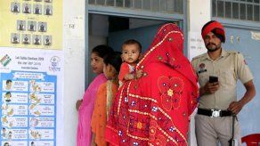 Suben a casi un centenar los niños muertos por encefalitis en la India