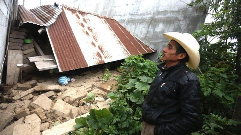 Declaran alerta roja en zona afectada por terremoto en Guatemala