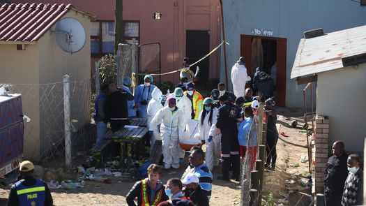 La mayoría de los cuerpos fueron encontrados el 26 de junio en el bar, sin lesiones aparentes.&nbsp;
