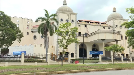 Figali Convention Center se prepara para recibir a artistas e invitados en los Premios Juventud 2025.