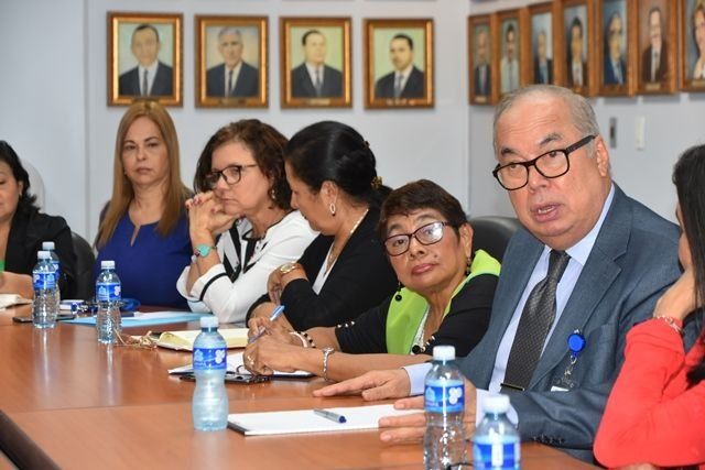 Lau sostiene acercamiento con pacientes con enfermedades crónicas y degenerativas