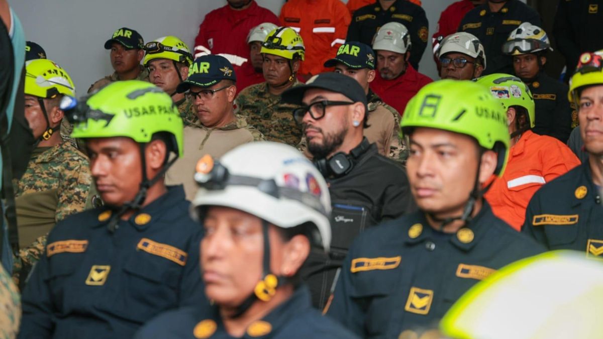 65 rescatistas panameños regresaron este domingo. 65 rescatistas panameños regresaron este domingo.