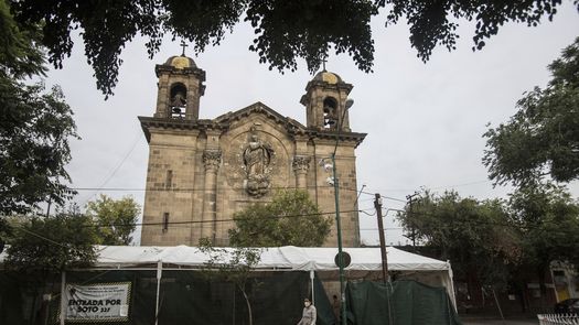Con su asignación a esta parroquia, el Arzobispado de México pidió al padre Adrián encabezar una “recuperación integral”, pues tras el daño a la estructura muchos feligreses migraron a templos en mejores condiciones.