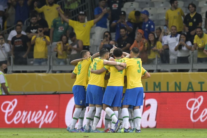 Eliminatorias: Brasil golea a Paraguay y lo deja sin chance
