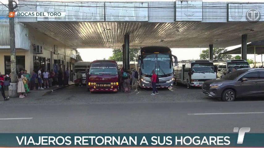 Viajeros retornan desde provincias a la ciudad capital