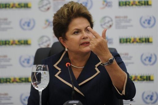 La presidenta de Brasil vota en las elecciones municipales