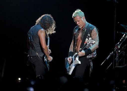 Metallica ofrece explosivo concierto al iniciar gira en México
