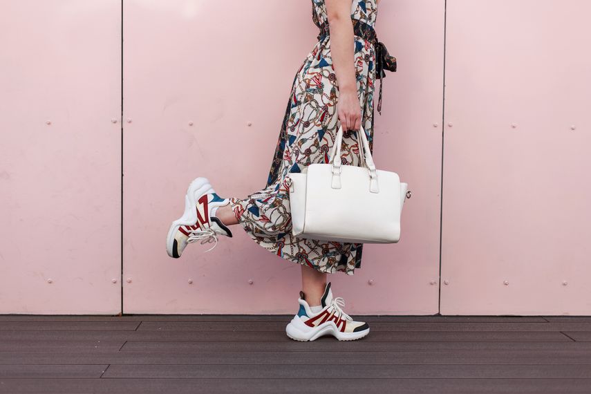 Estilo de Zapatillas para combinar con vestidos
