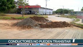 Denuncian que personal del Idaan realizó una reparación en Mar Azul pero dejó un enorme hueco en la vía